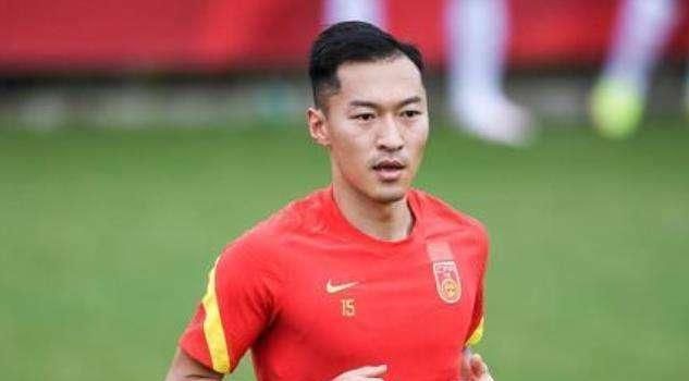 女主从小被啪到大h